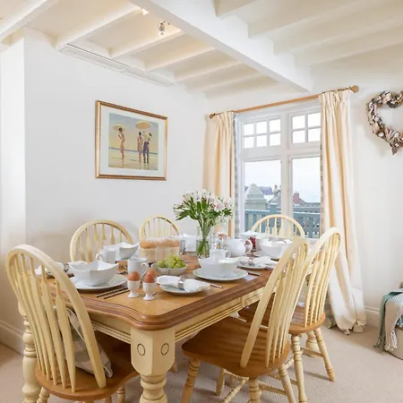 Hébergement de vacances 3 Bed In 86968 *