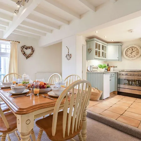3 Bed In 86968